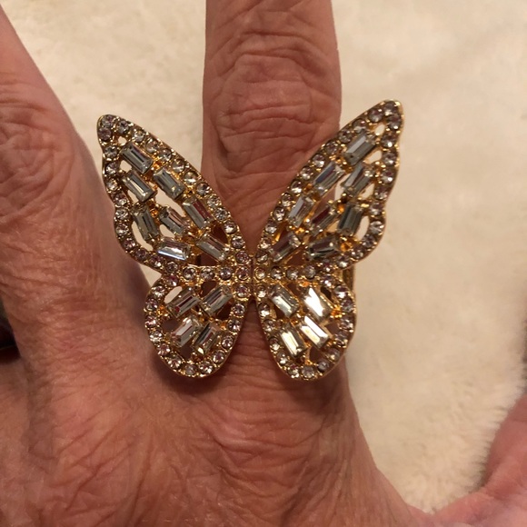 Paparazzi Flauntable Flutter gold ring